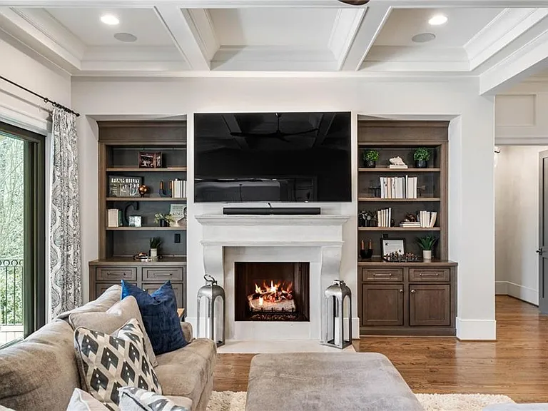5265 Peachtree Dunwoody Rd — Photo 18