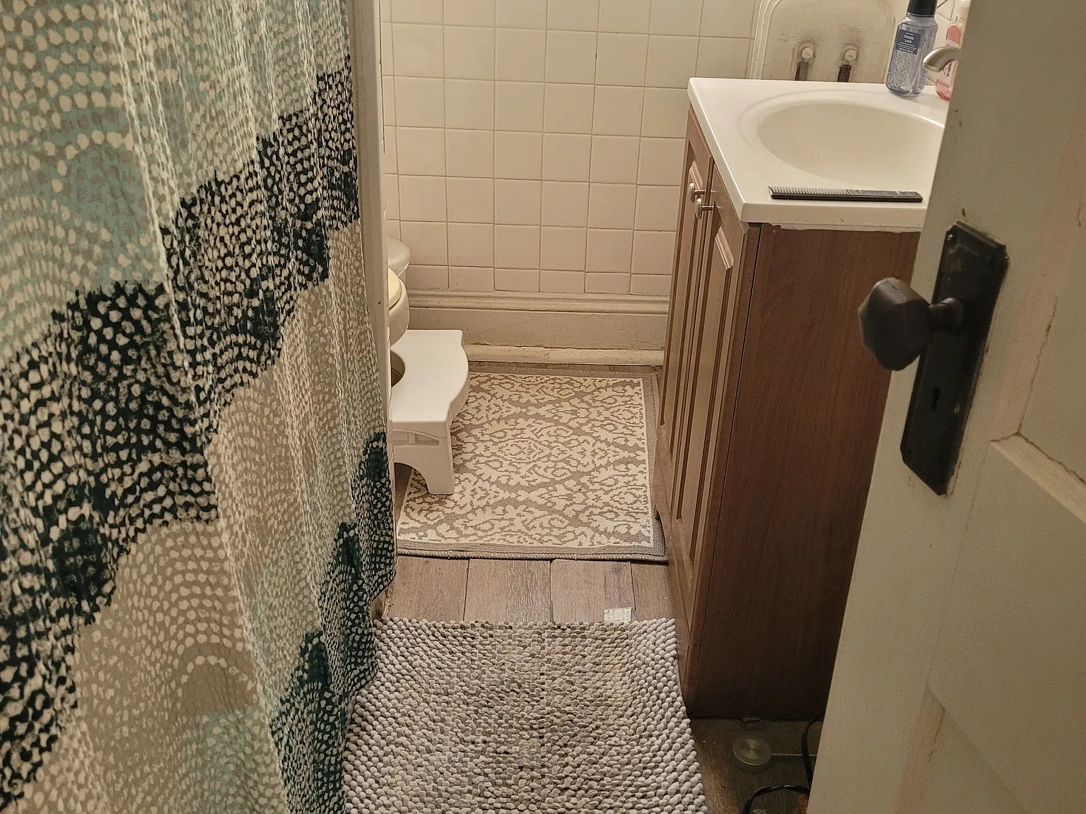 823 Hampton Ave — Photo 1