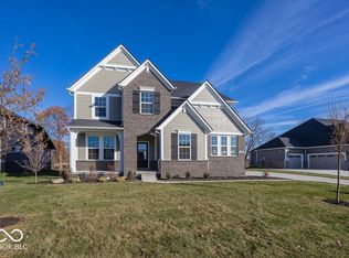 9457 Dogwood Dr, McCordsville, IN