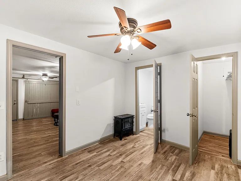 3106 N Zarzamora St — Photo 5