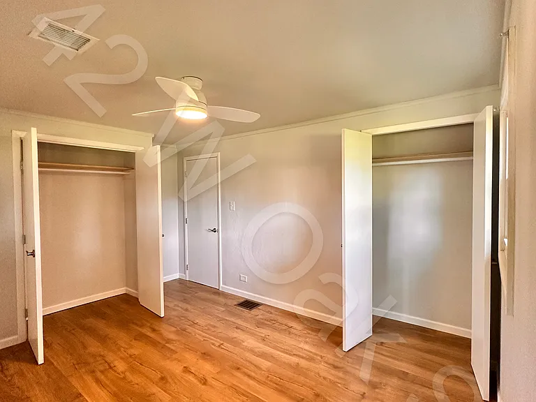 42 W Oak St — Photo 17