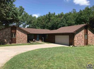 2301 SE Alexander Dr, Topeka, KS 66605