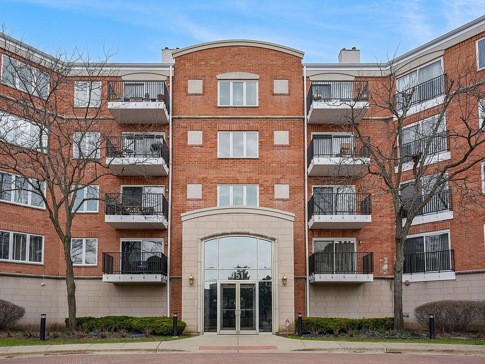 1st image of 451 Town Place Cir APT 203