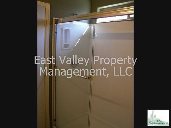 Masterbath shower