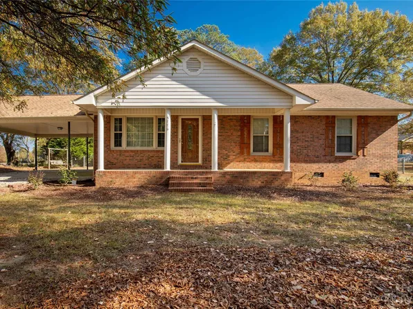 5776 Willowbrook St, Fort Lawn, SC 29714