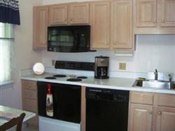 3rd image of 12 Dalton Dr