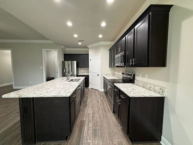 6510 Suwanee Rd — Photo 8