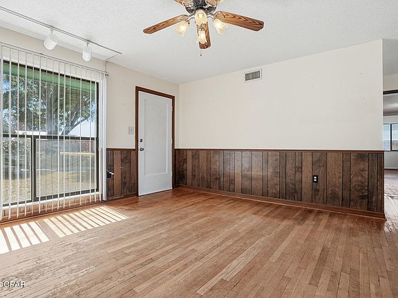 4th image of 1304 Cornell Dr