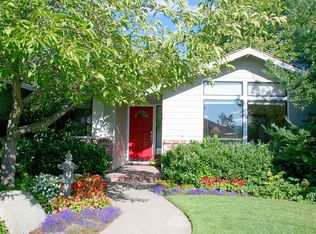 1674 Thrasher Ln, Medford, OR 97504