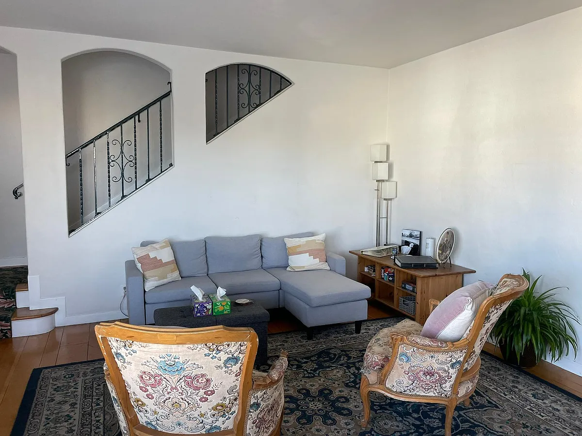 Living Room - 2300 Ivy Dr