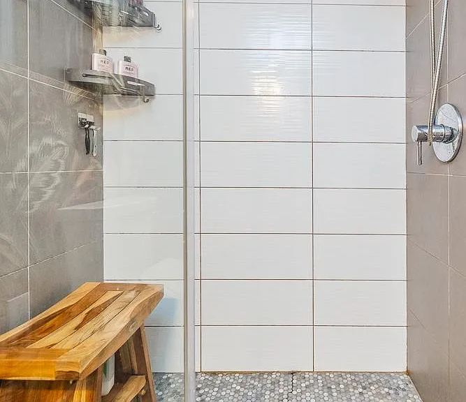 1037 W Dickens Ave — Photo 12