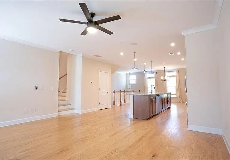1059 Caruso Dr — Photo 9