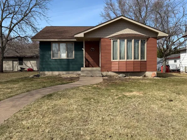 645 W 3rd St, Rush City, MN 55069