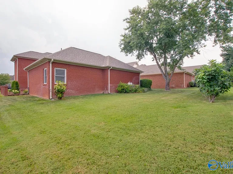 3017 Brunswick Cir SE — Photo 5