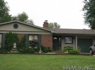 5007 Kingsmire Dr, Godfrey, IL 62035