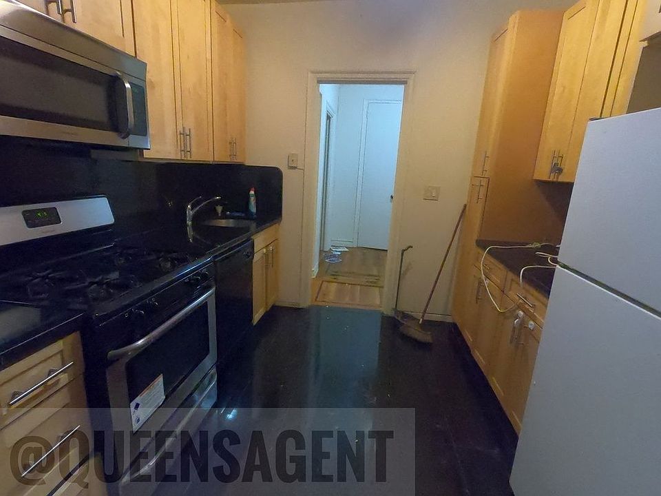 1st image of 41-00 43rd Ave #E2