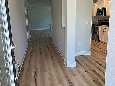 202 Baycliff Dr — Photo 4