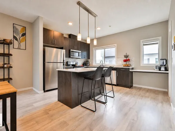 804 Welsh Dr SW #26, Edmonton, AB T6X 1Y8