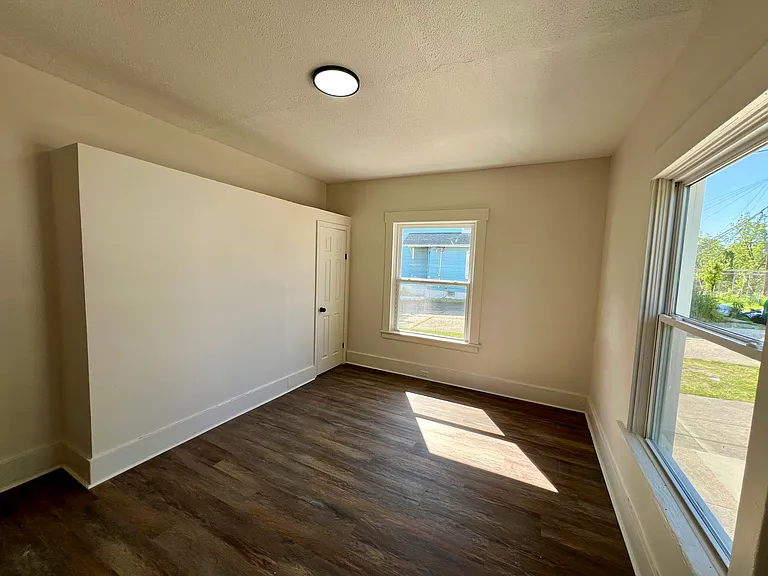 15264 Broadway Ave — Photo 13