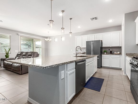 5th image of 15253 W Moreland Street