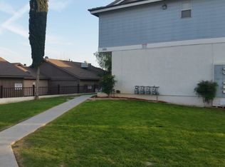 5701 Castlegate Ln, Bakersfield, CA