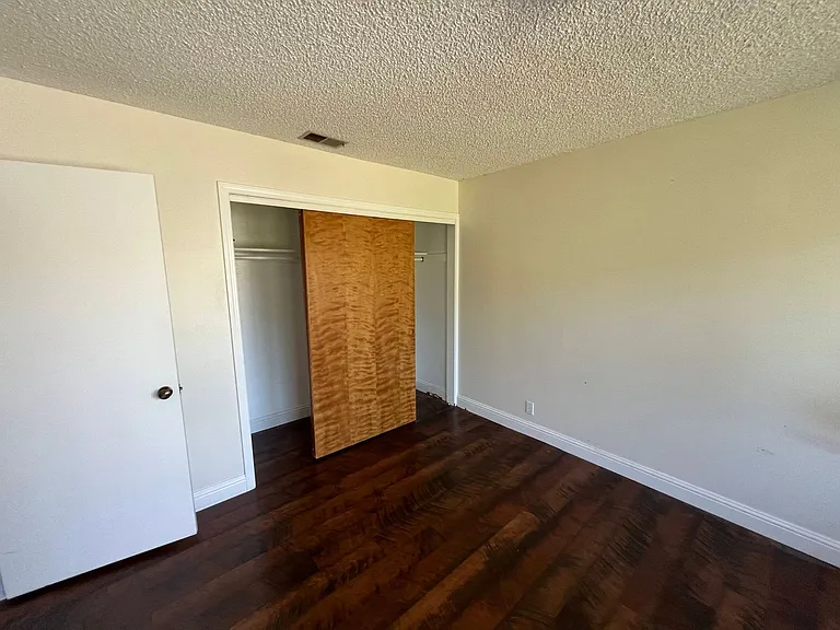 406 Coronado Dr — Photo 12