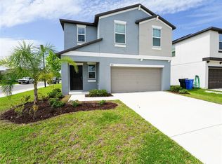 402 Royal Empress Dr, Ruskin, FL 33570