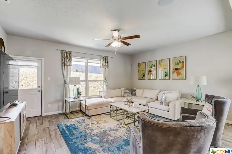 4 bed, 2505 sqft, $3,100 — Photo 3