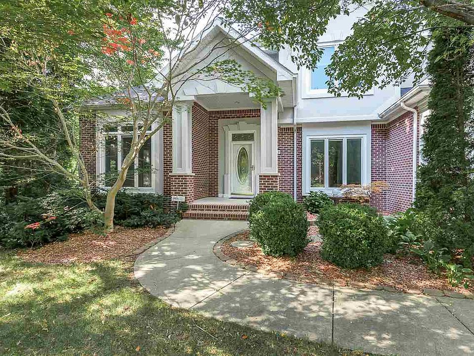 1st image of 2412 Oakfield Dr