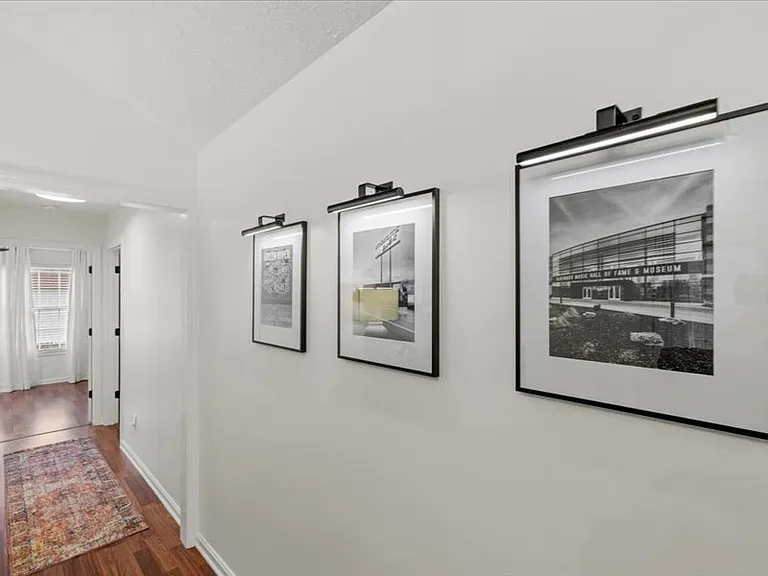 Triple Crown Way — Photo 8