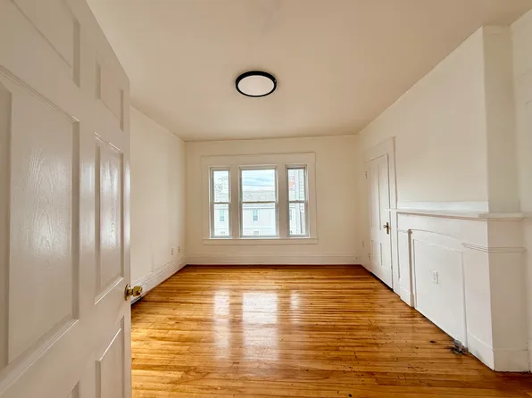 28 Brook St #2, Manchester, NH 03104