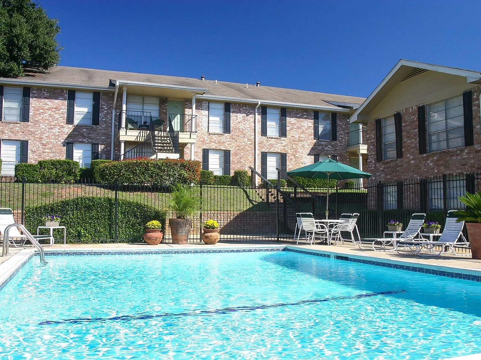 Woodhollow Apartments — Photo 3