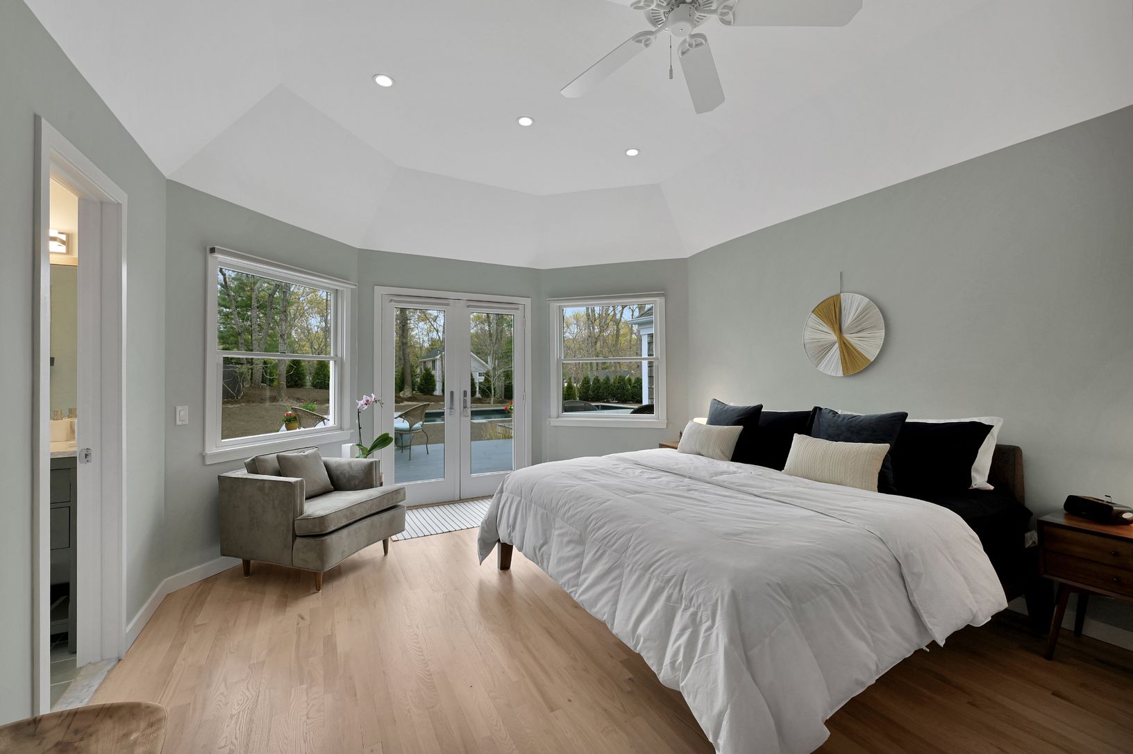  Ensuite Primary Bedroom