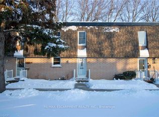 153 Limeridge Rd W #23, Hamilton, ON L9C 2V3