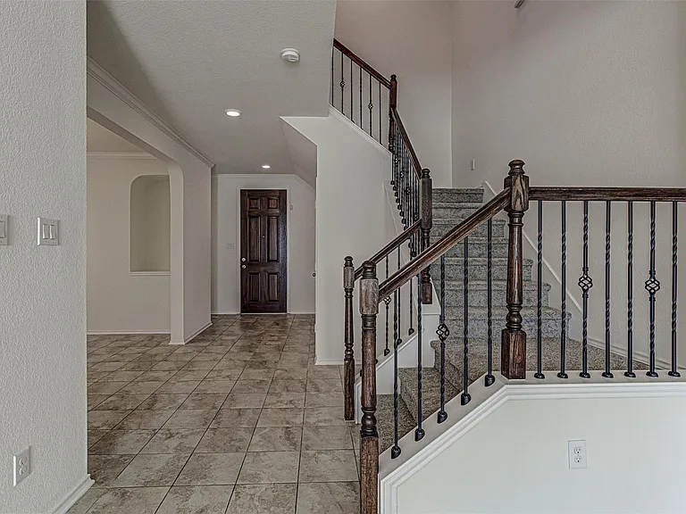 339 Alamosa Dr — Photo 12