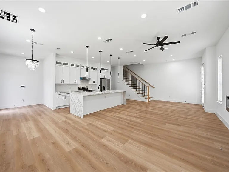 428 N Patton St — Photo 4