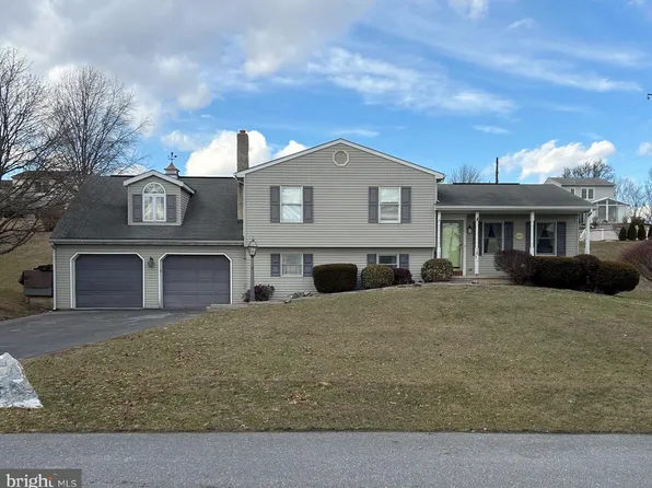 1933 Misty Dr, Mount Joy, PA 17552