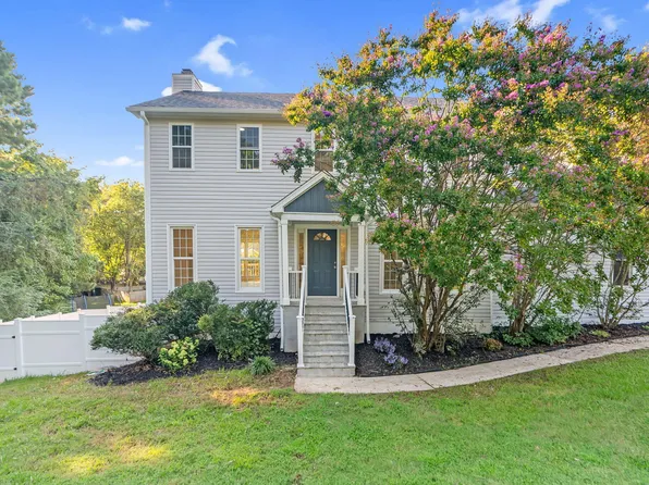 101 Fallsworth Dr, Cary, NC 27513