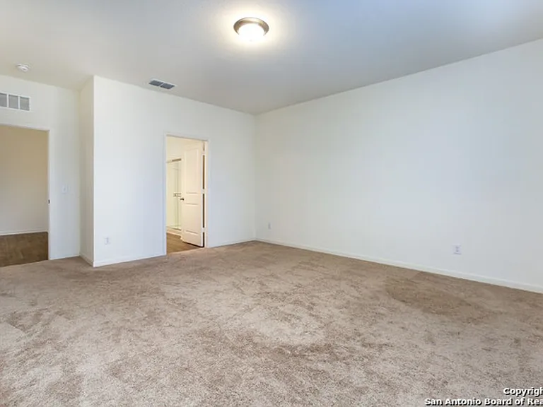 12530 Larissa — Photo 10