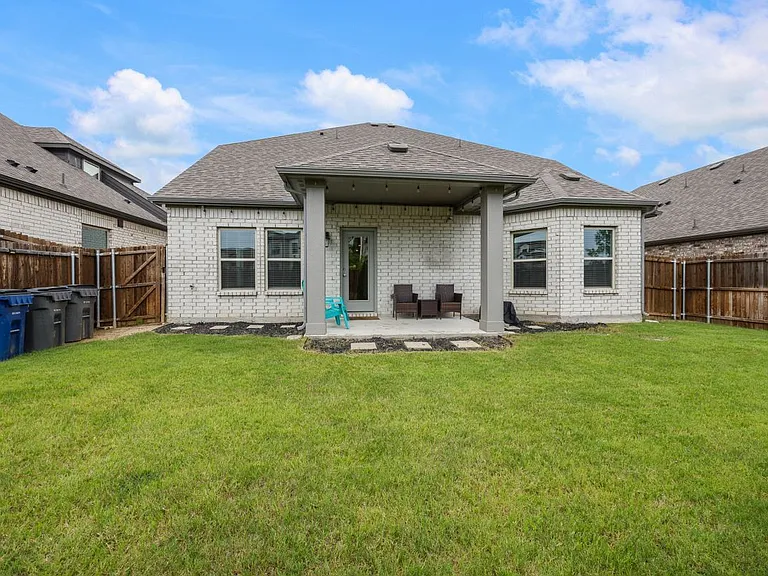 223 Miramar Ave — Photo 23