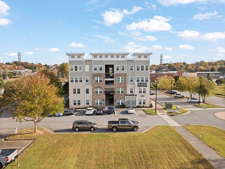 Gateway Apartments — Photo 3
