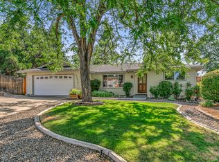 2472 Bora Bora Way, Medford, OR 97504