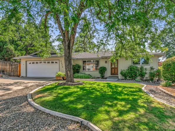 2472 Bora Bora Way, Medford, OR 97504