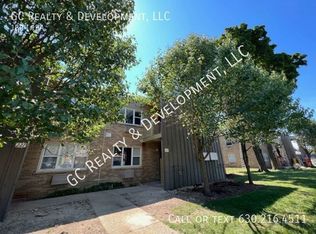 229 Uteg St APT 6, Crystal Lake, IL 60014
