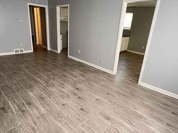 3rd image of 3753 Ironwood Dr