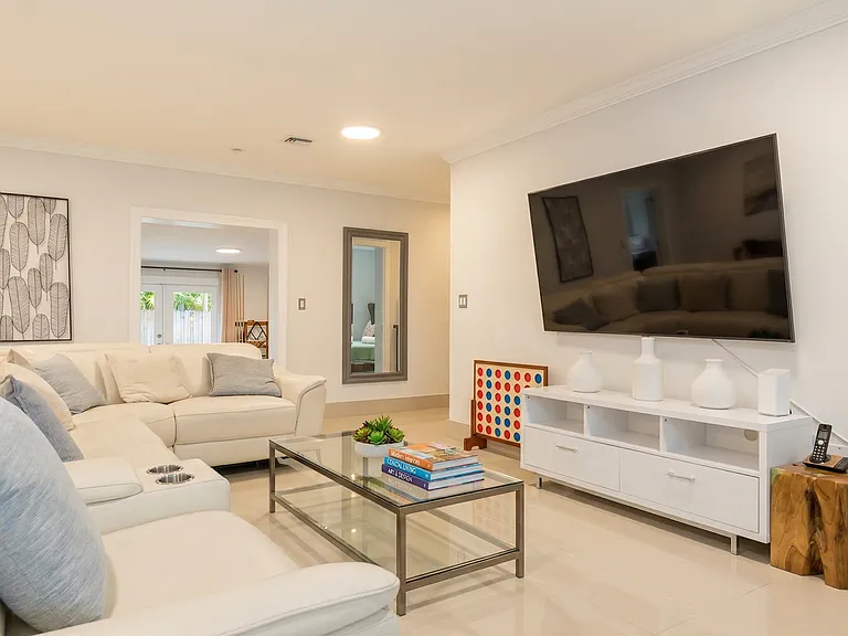 1217 Seabreeze Blvd — Photo 7
