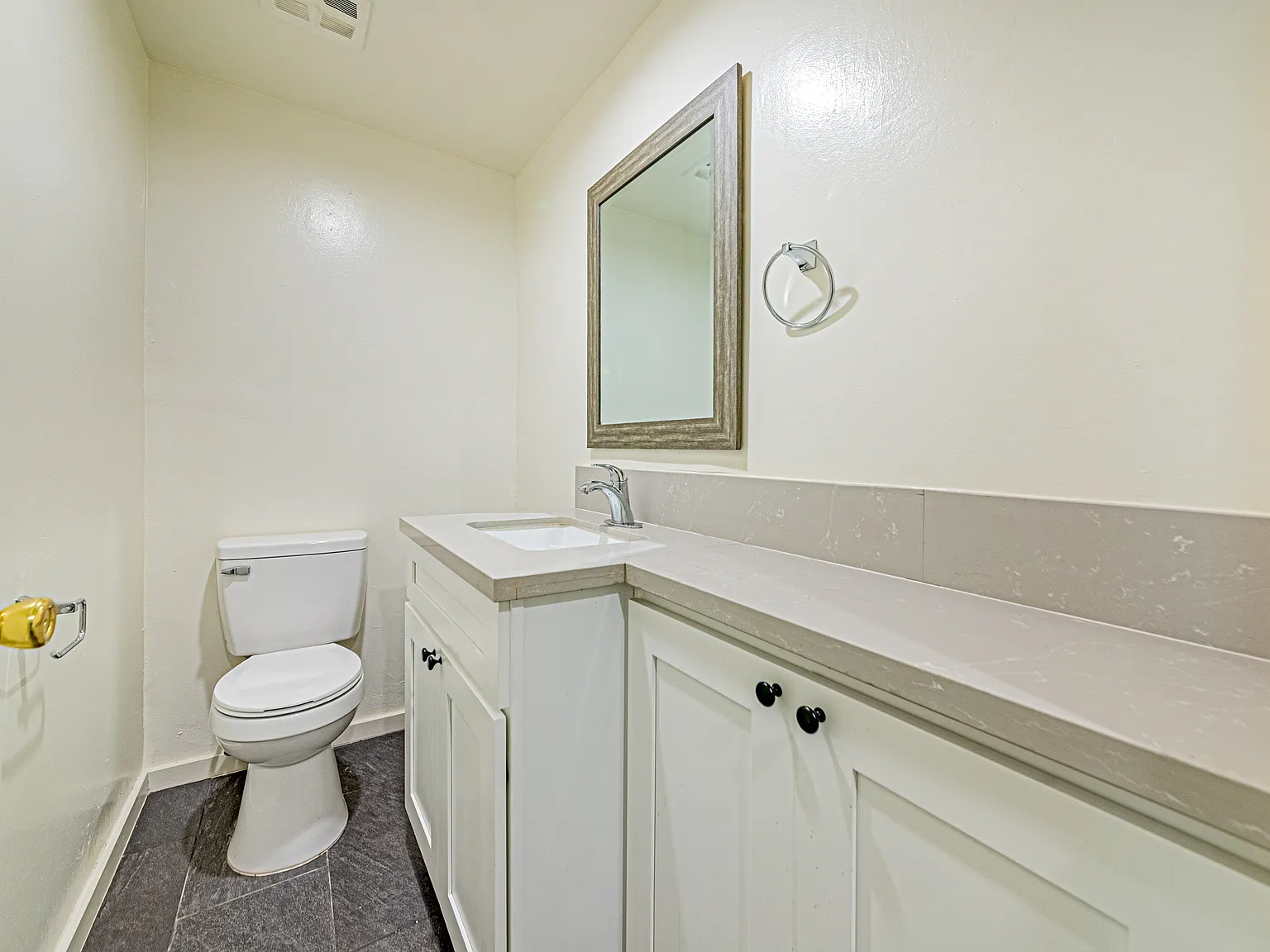 1 bed, 1.5 bath, 850 sqft, $2,100 — Photo 3