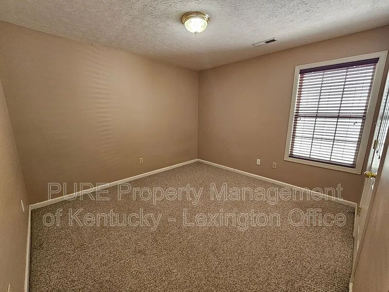 528 Newbury Way — Photo 25