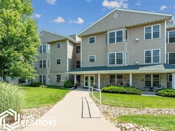 711 16th Ave #U203, Grinnell, IA 50112