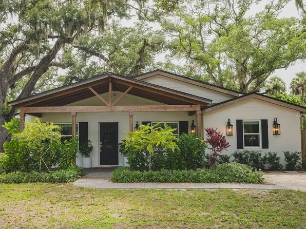 216 18th St E, Bradenton, FL 34208